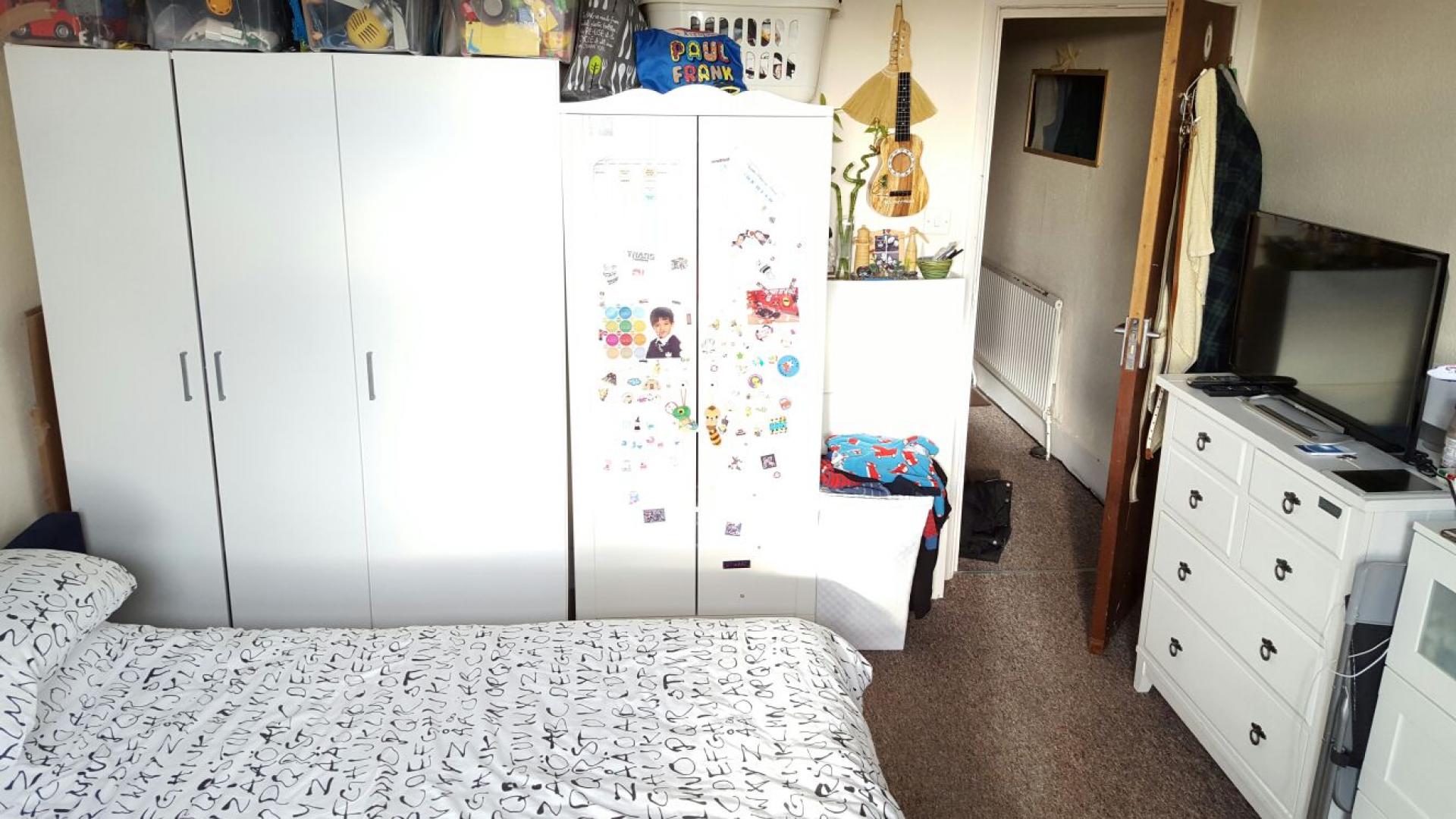 			NEW INSTRUCTION, SPACIOUS FLAT, 1 Bedroom, 1 bath, 1 reception Flat			 Harrow Road, KENSAL GREEN