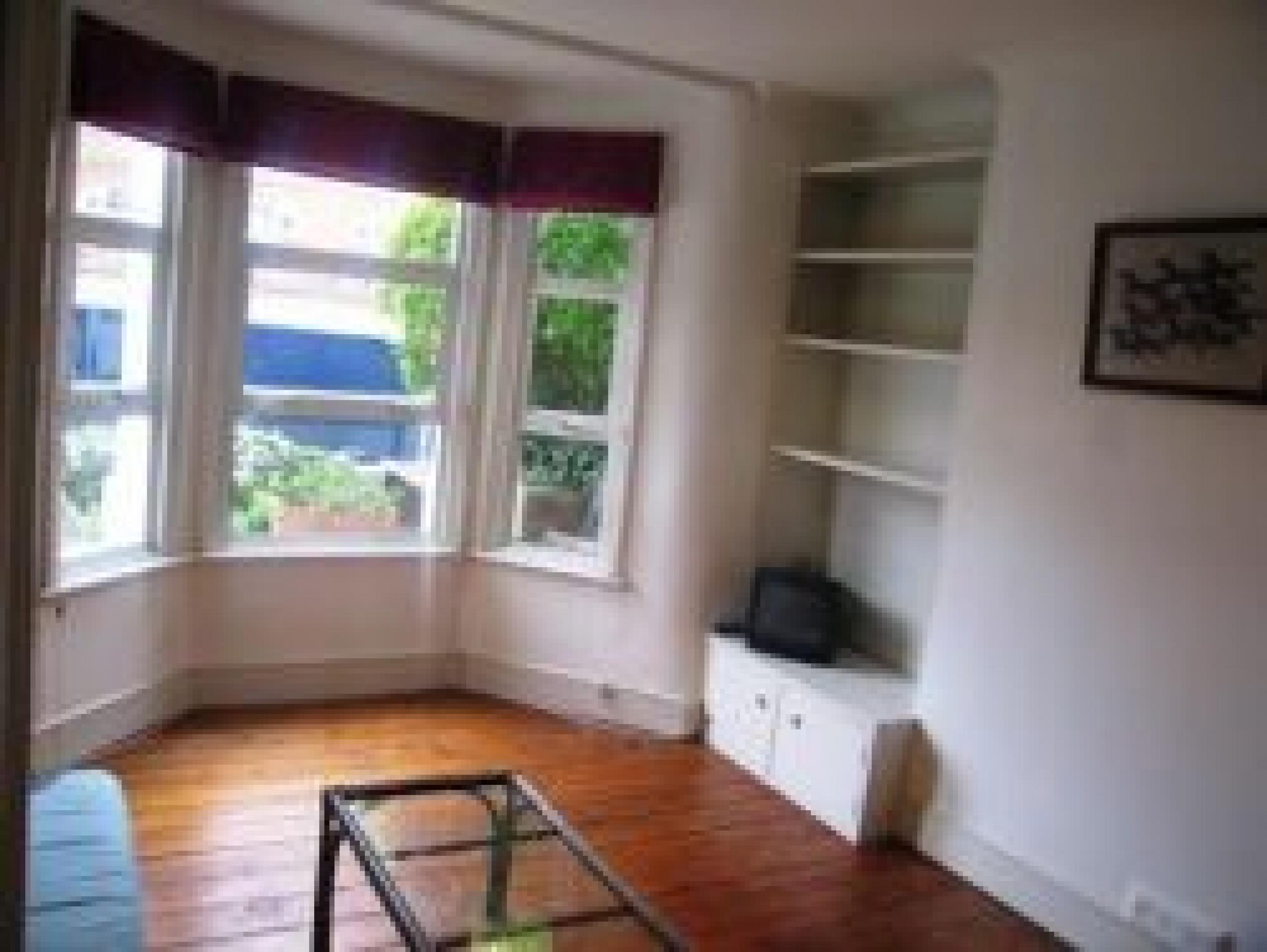 			2 Bedroom, 1 bath, 1 reception Flat			 Valliere Road, KENSAL GREEN NW10 NW10