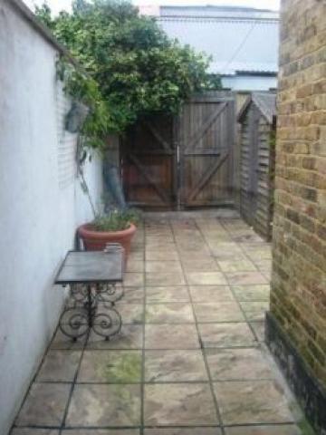 			2 Bedroom, 1 bath, 1 reception Flat			 Valliere Road, KENSAL GREEN NW10