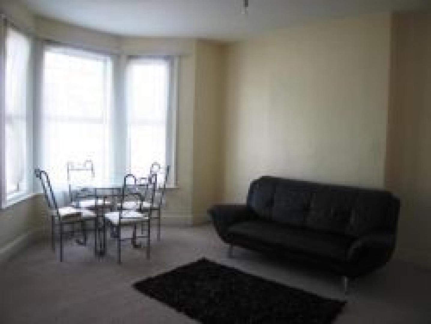 			2 Bedroom, 1 bath, 1 reception Flat			 Leghorn Road, WILLESDEN NW10