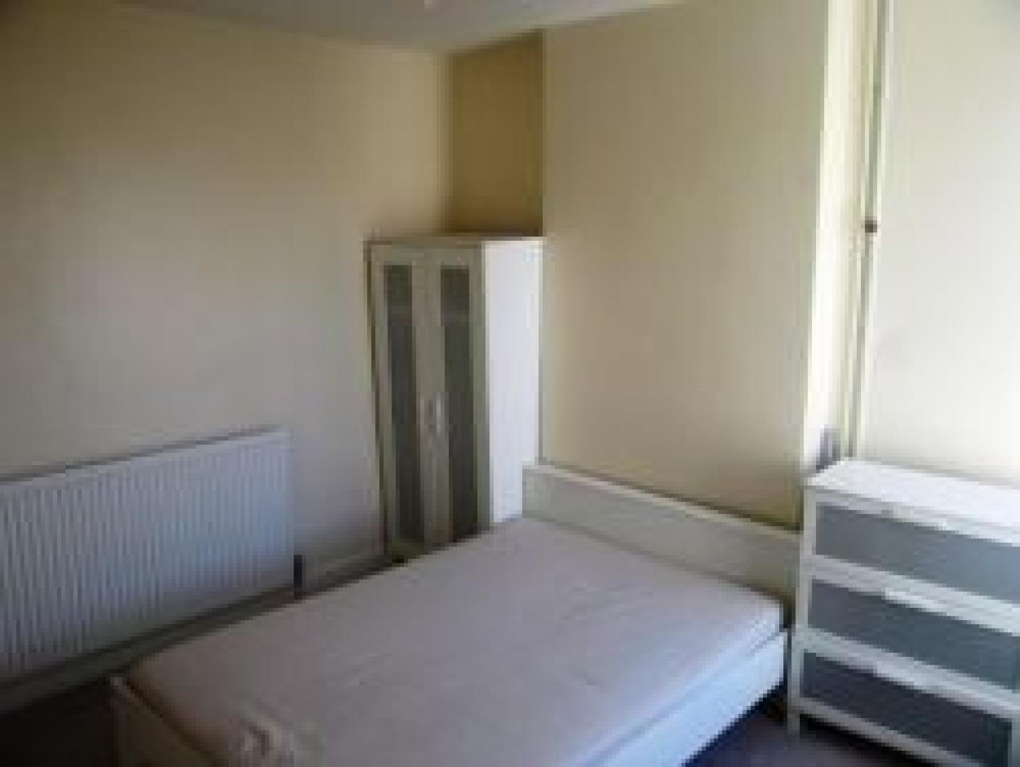 			2 Bedroom, 1 bath, 1 reception Flat			 Leghorn Road, WILLESDEN NW10