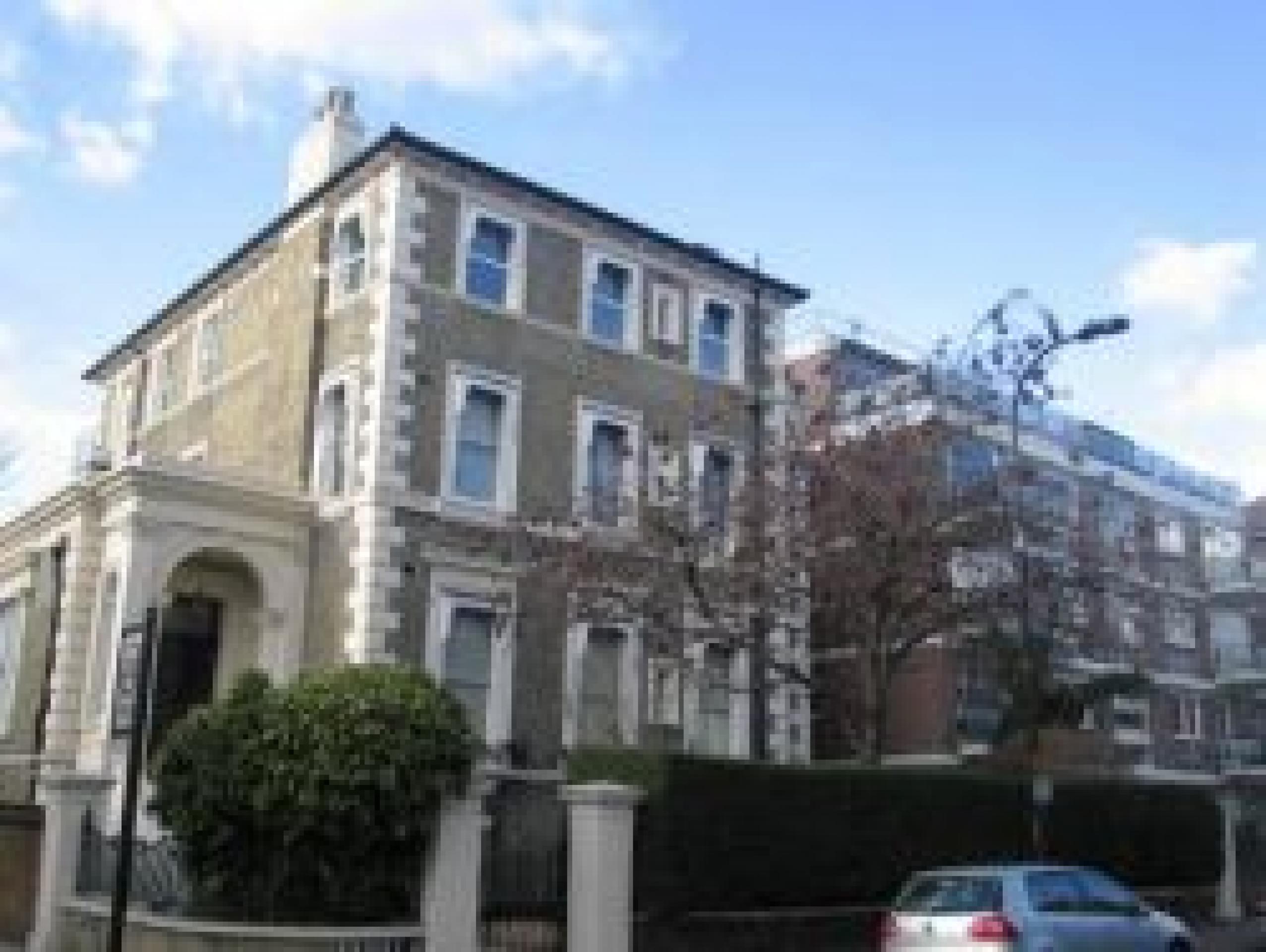 			2 Bedroom, 1 bath, 1 reception Flat			 Priory Road, WEST HAMPSTEAD NW6