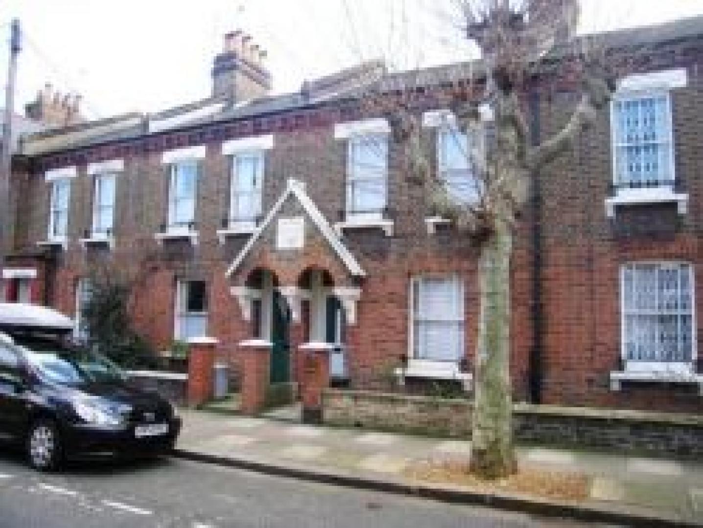 			3 Bedroom, 1 bath, 1 reception Flat			 Kilravock Street, QUEENS PARK W10