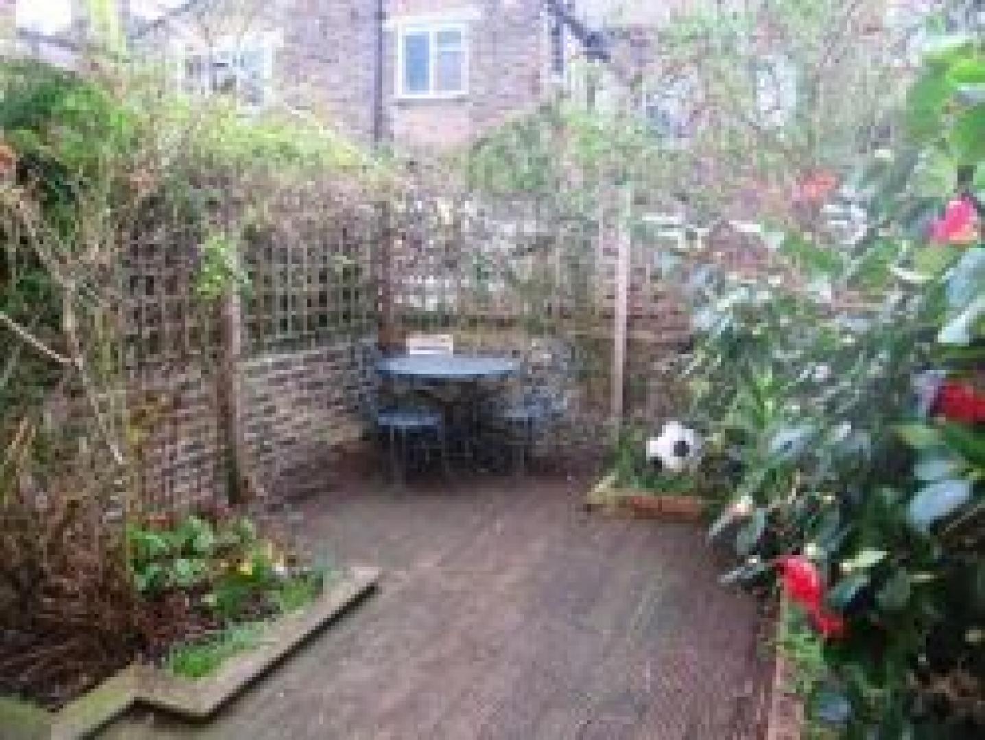 			3 Bedroom, 1 bath, 1 reception Flat			 Kilravock Street, QUEENS PARK W10