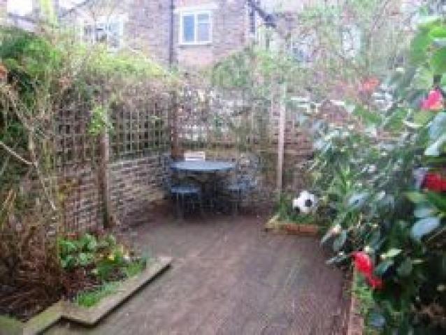 			3 Bedroom, 1 bath, 1 reception Flat			 Kilravock Street, QUEENS PARK W10