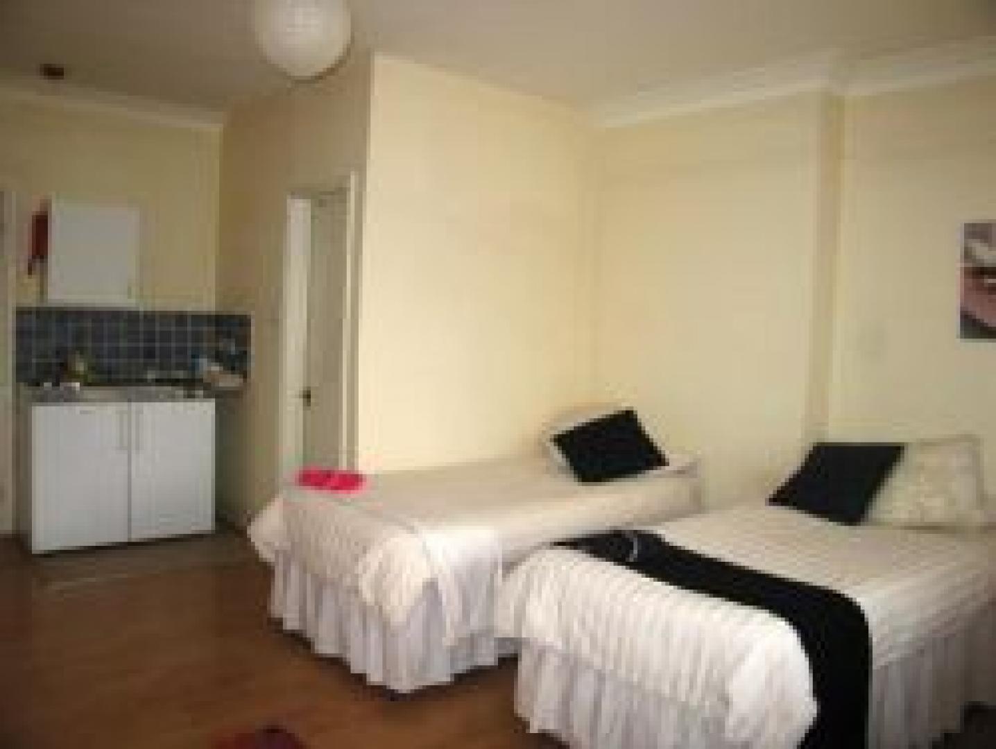 			BILLS ARE ALL INCLUSIVE!!!, Studio Apartment, 1 bath, 1 reception Flat			 Finchley Road, GOLDERS GREEN NW11