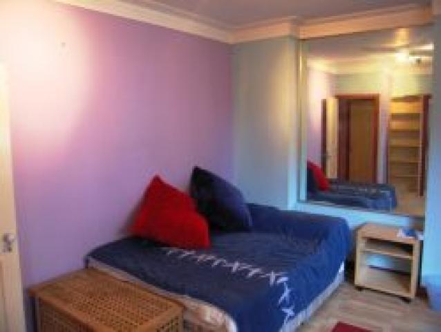 			Studio Apartment, 1 bath, 1 reception Flat			 West End Lane, WEST HAMPSTEAD NW6