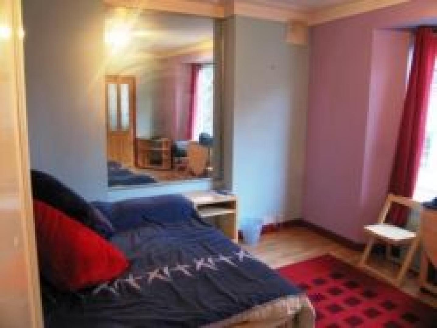 			Studio Apartment, 1 bath, 1 reception Flat			 West End Lane, WEST HAMPSTEAD NW6