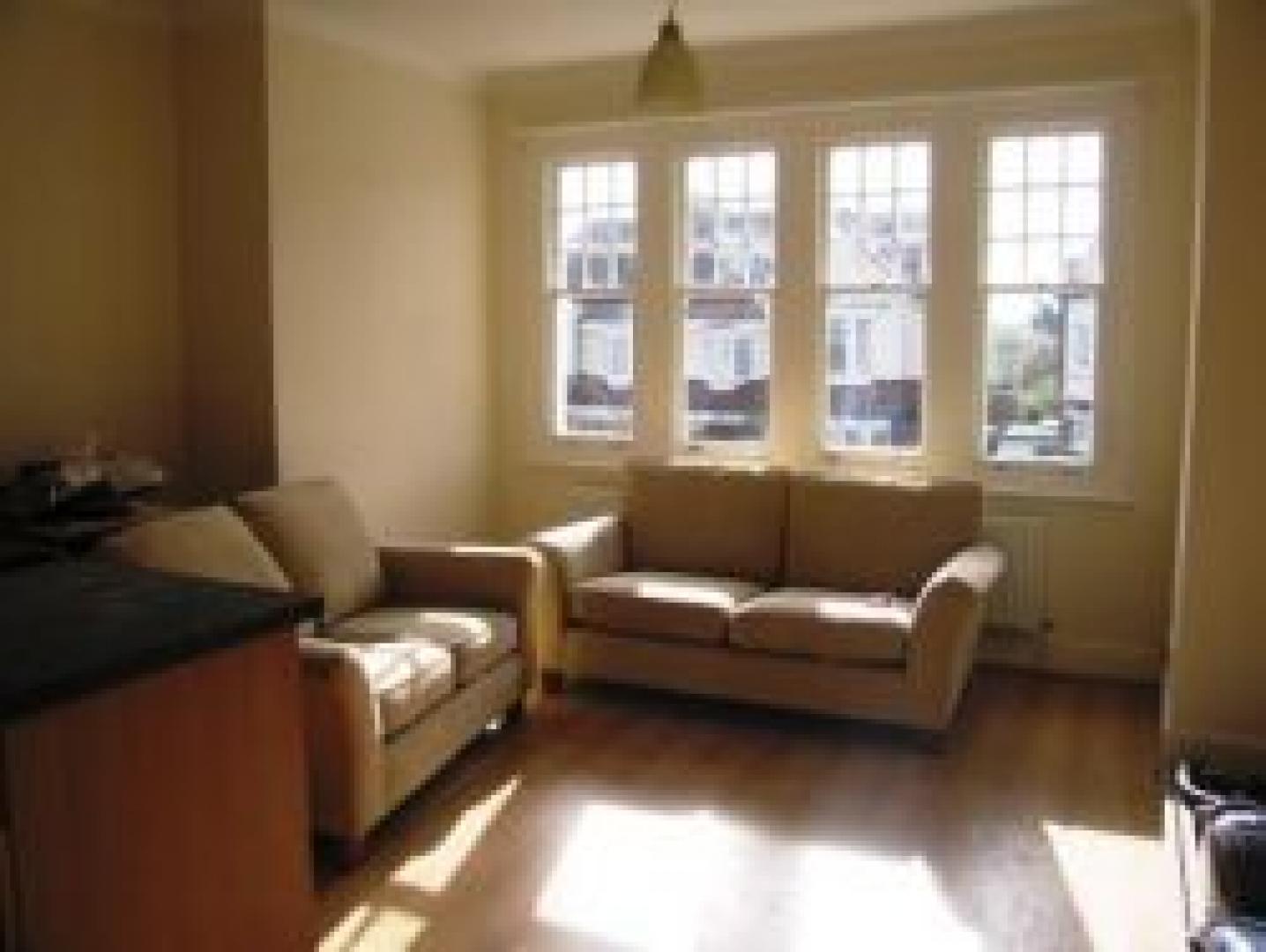 			BRAND NEW REFURB!!!, 3 Bedroom, 1 bath, 1 reception Flat			 Park Crescent, FINCHLEY CENTRAL N3