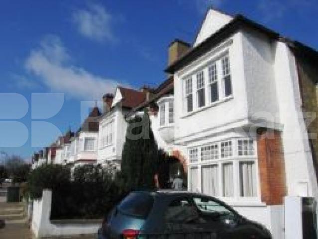 			BRAND NEW REFURB!!!, 3 Bedroom, 1 bath, 1 reception Flat			 Park Crescent, FINCHLEY CENTRAL