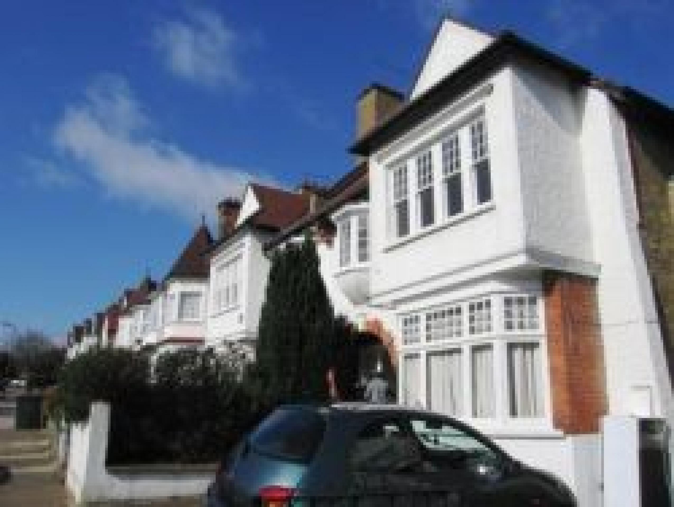 			BRAND NEW REFURB!!!, 3 Bedroom, 1 bath, 1 reception Flat			 Park Crescent, FINCHLEY CENTRAL N3 N3