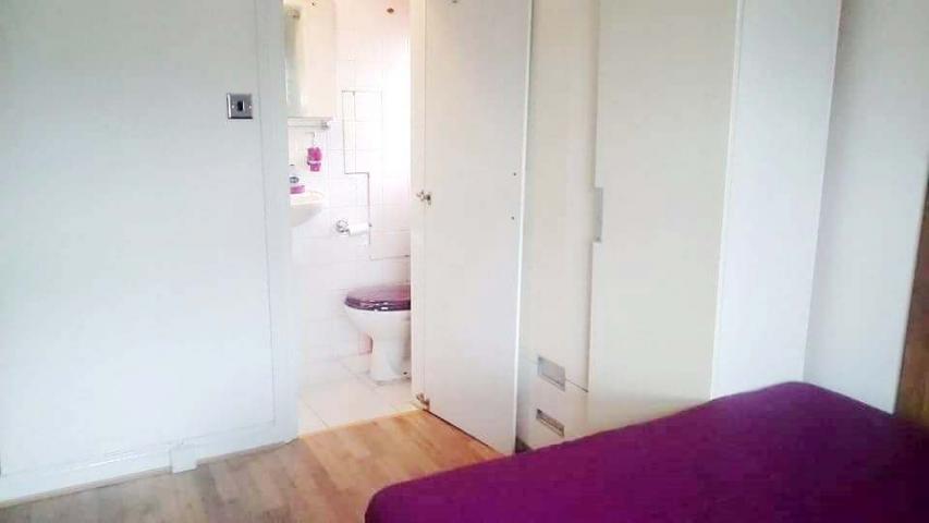 			NEW INSTRUCTION (INCLUDES ALL BILLS), Studio Apartment, 1 bath, 1 reception Flat			 West Hampstead, WEST HAMPSTEAD