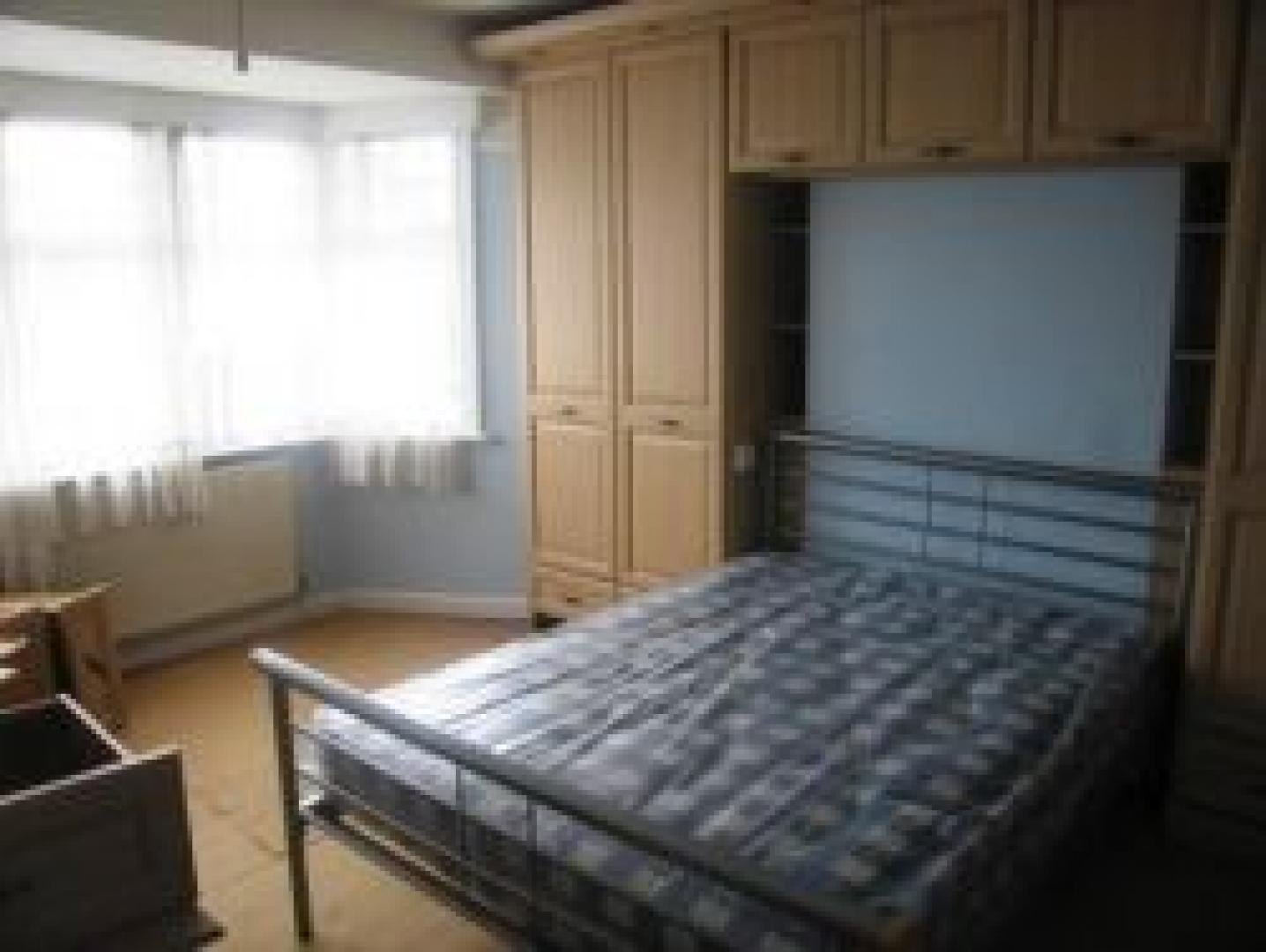 			New Instruction, 3 Bedroom, 1 bath, 1 reception Flat			 Pennine Drive, GOLDERS GREEN ESTATE NW2