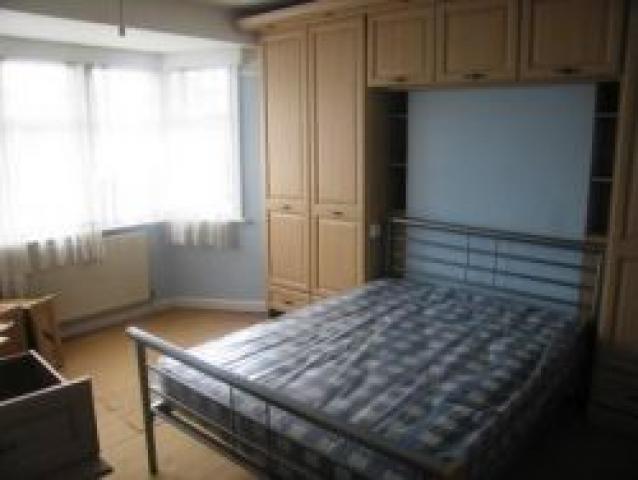 			New Instruction, 3 Bedroom, 1 bath, 1 reception Flat			 Pennine Drive, GOLDERS GREEN ESTATE NW2