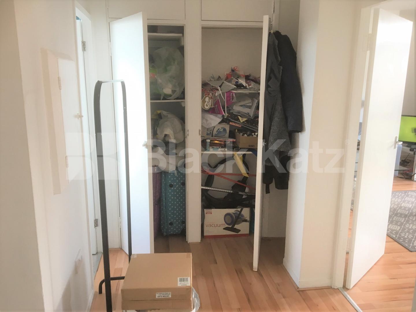 			GREAT VALUE FOR MONEY TWO BEDROOM APARTMENT, 2 Bedroom, 1 bath, 1 reception Flat			 Devas Street E3, BOW