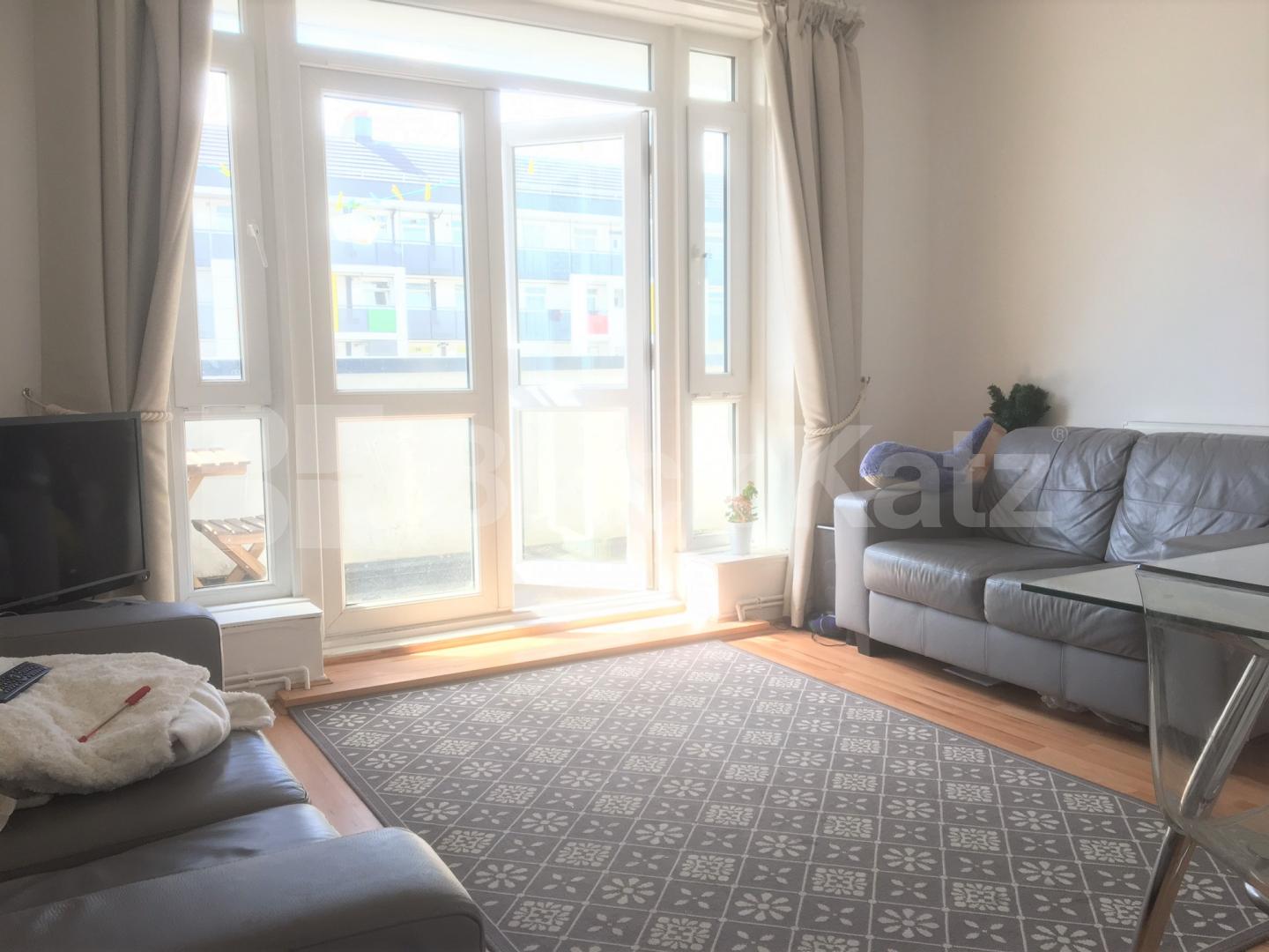 			GREAT VALUE FOR MONEY TWO BEDROOM APARTMENT, 2 Bedroom, 1 bath, 1 reception Flat			 Devas Street E3, BOW