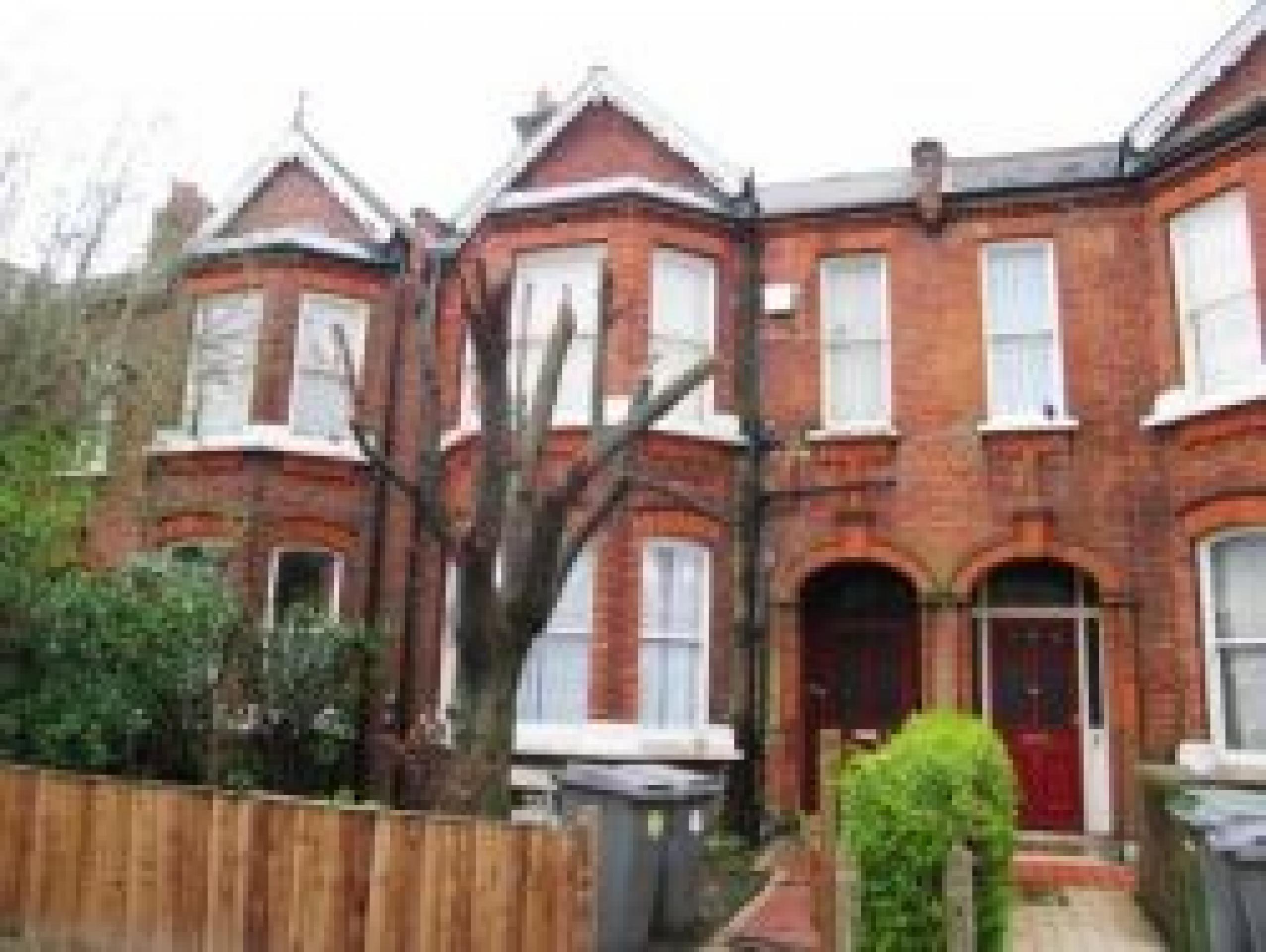			Studio Apartment, 1 bath, 1 reception Flat			 Wrentham Avenue, KENSAL RISE NW10