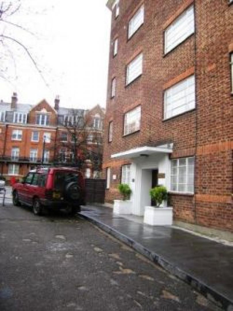 			2 Bedroom, 1 bath, 1 reception Flat			 West End Lane, WEST HAMPSTEAD