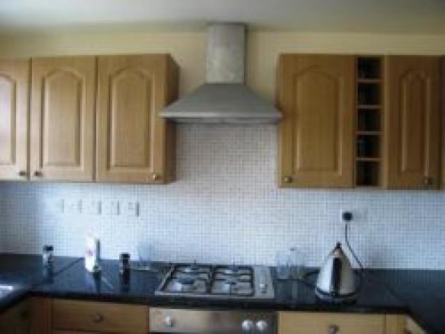 			3 Bedroom, 1 bath, 1 reception Flat			 Cleveland Gardens, GOLDERS GREEN NW11