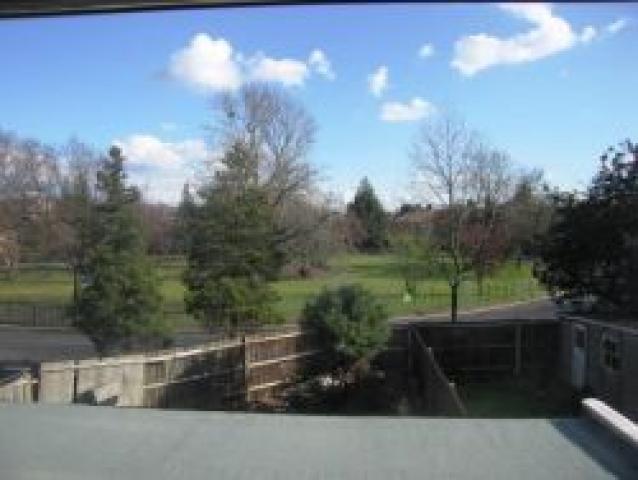 			3 Bedroom, 1 bath, 1 reception Flat			 Cleveland Gardens, GOLDERS GREEN NW11