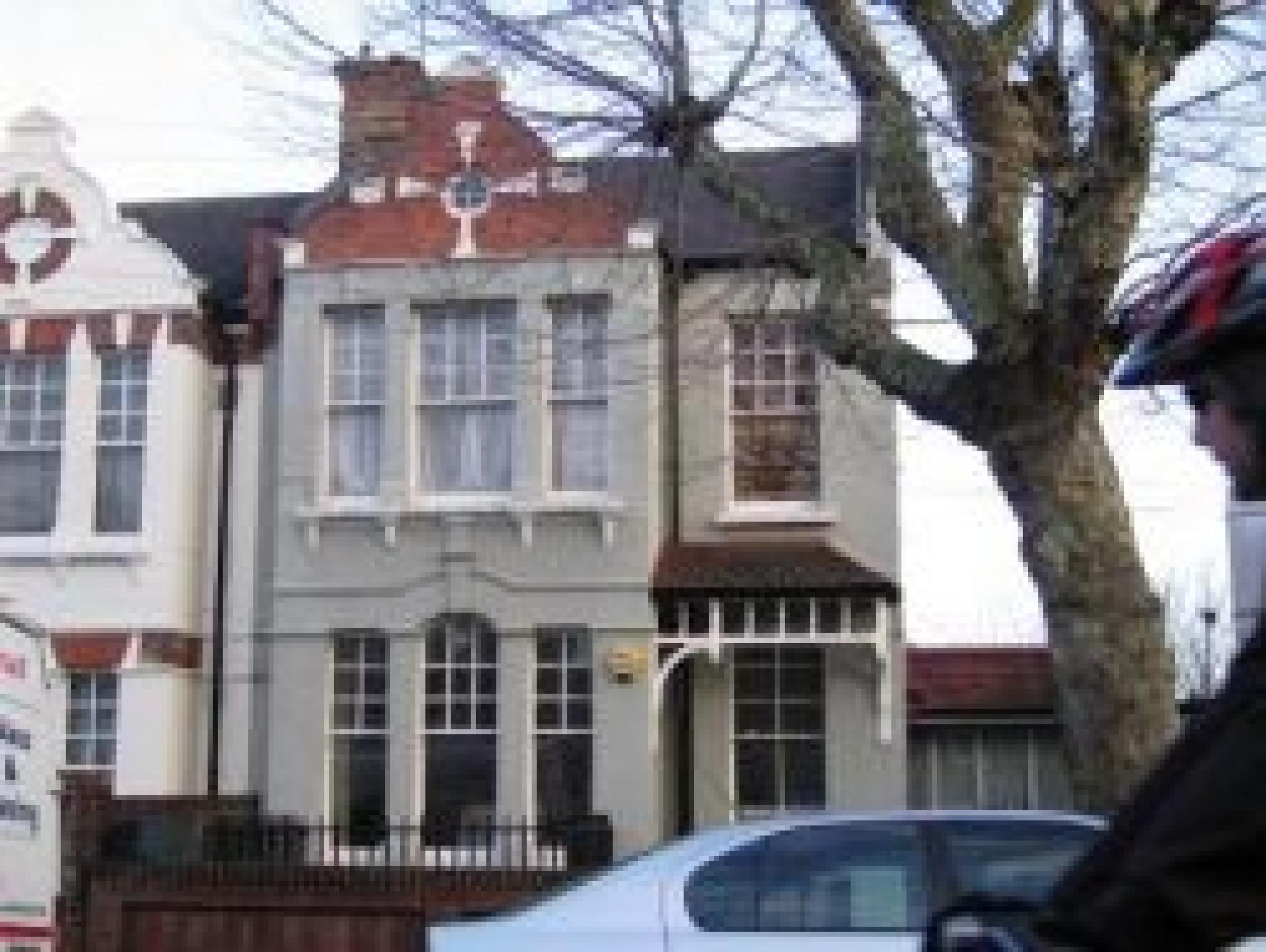 			Must see, 2 Bedroom, 1 bath, 1 reception Flat			 Chevening Road, QUEENS PARK/KENSAL RISE NW6 NW6