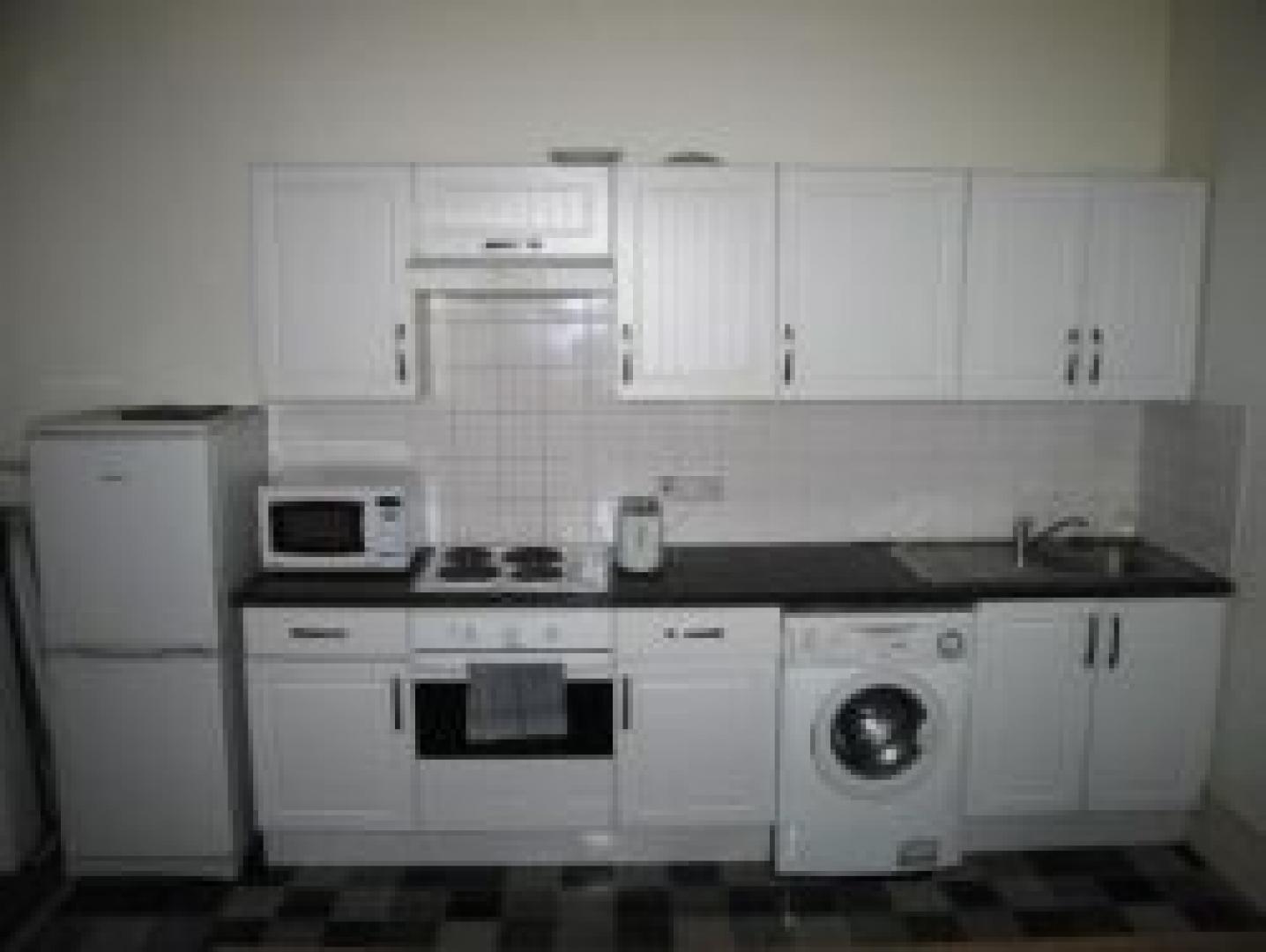 			NEW INSTRUCTION - A MUST SEE!, 4 Bedroom, 1 bath, 1 reception Flat			 Finchley Road, GOLDERS GREEN NW11