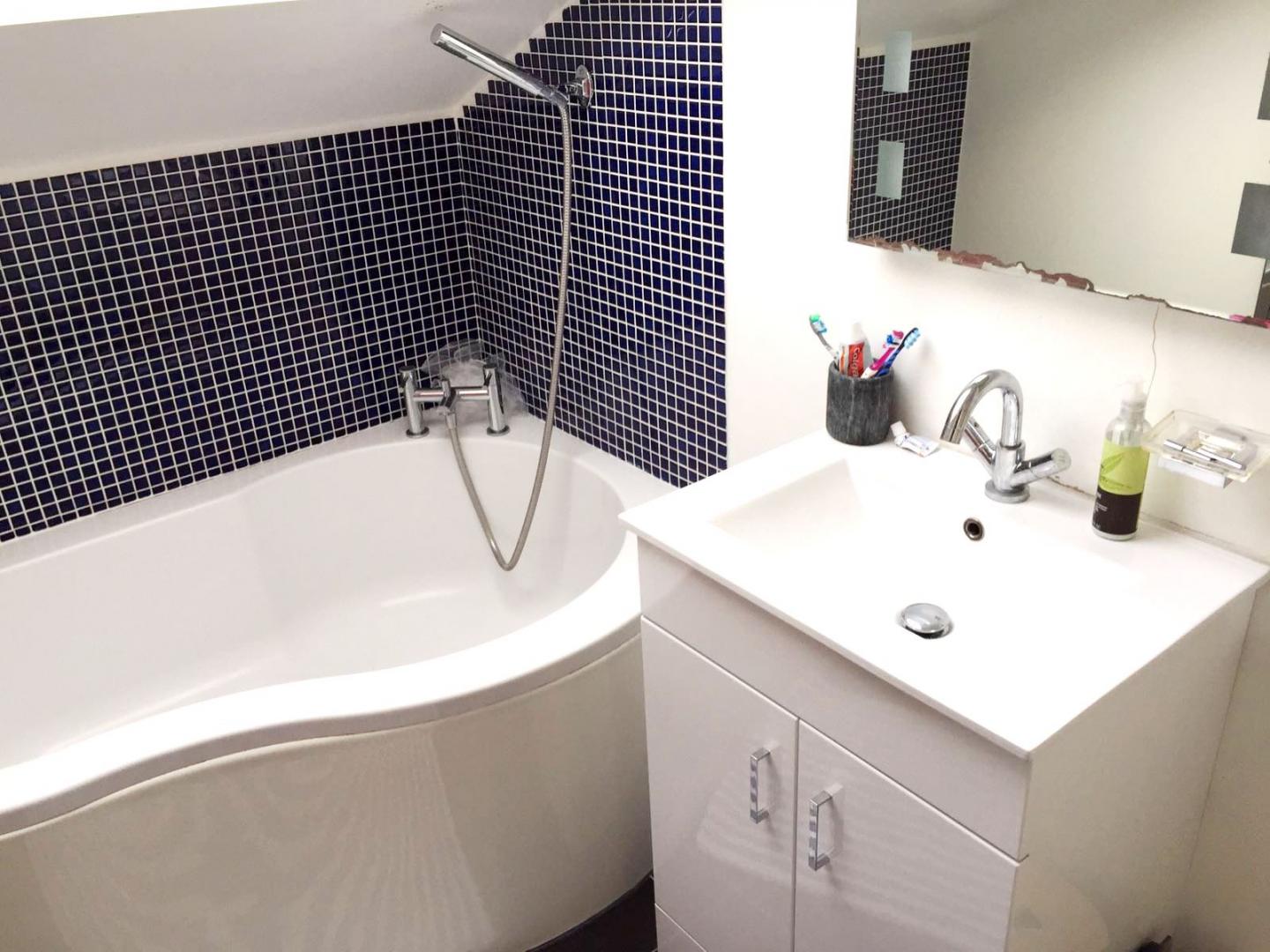 			UNDER OFFER , 3 Bedroom, 1 bath, 1 reception Flat			 West End Lane, WEST HAMPSTEAD