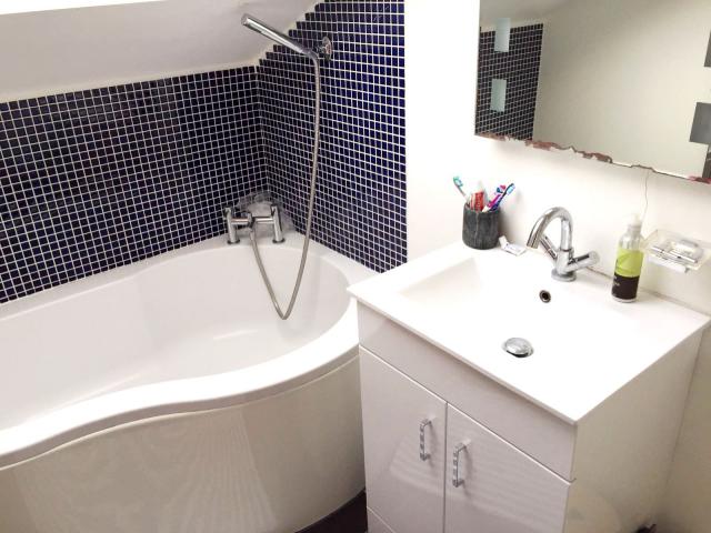 			UNDER OFFER , 3 Bedroom, 1 bath, 1 reception Flat			 West End Lane, WEST HAMPSTEAD