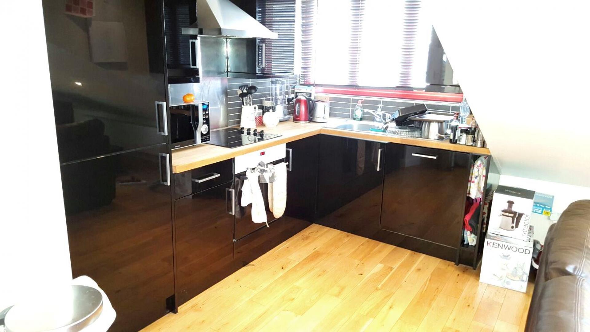 			UNDER OFFER , 3 Bedroom, 1 bath, 1 reception Flat			 West End Lane, WEST HAMPSTEAD