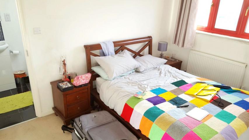 			UNDER OFFER , 3 Bedroom, 1 bath, 1 reception Flat			 West End Lane, WEST HAMPSTEAD