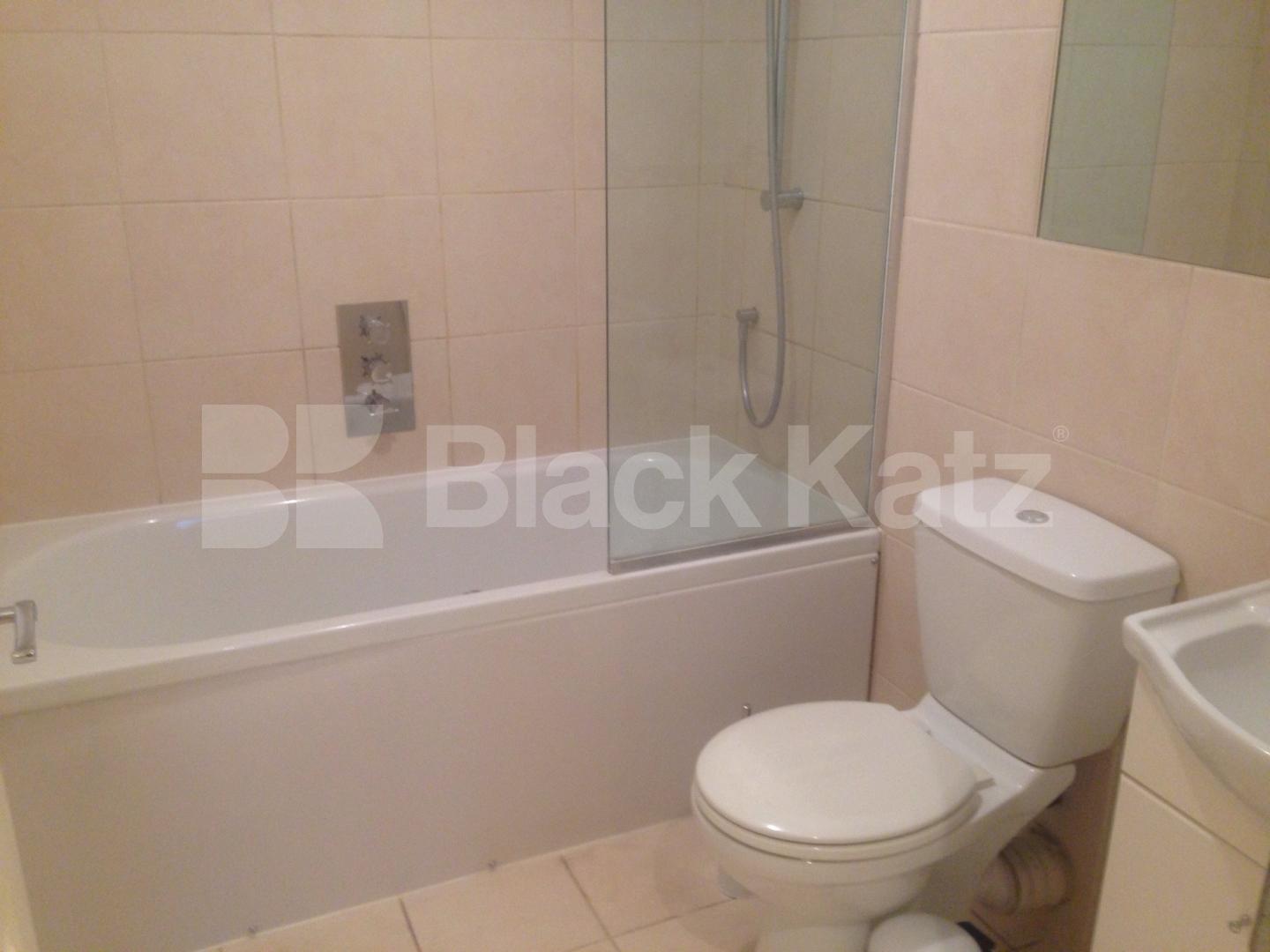 Boasting over 1100 Sq.ft.of living and entertaining space  Sussex Street, Westminister 