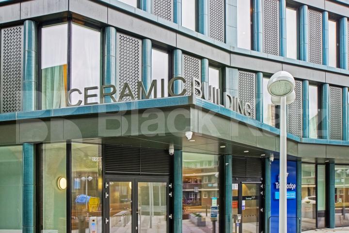 Situated on the 23rd floor with air conditioning, concierge service & gym  The Ceramic Building, Newington Causeway , Borough 