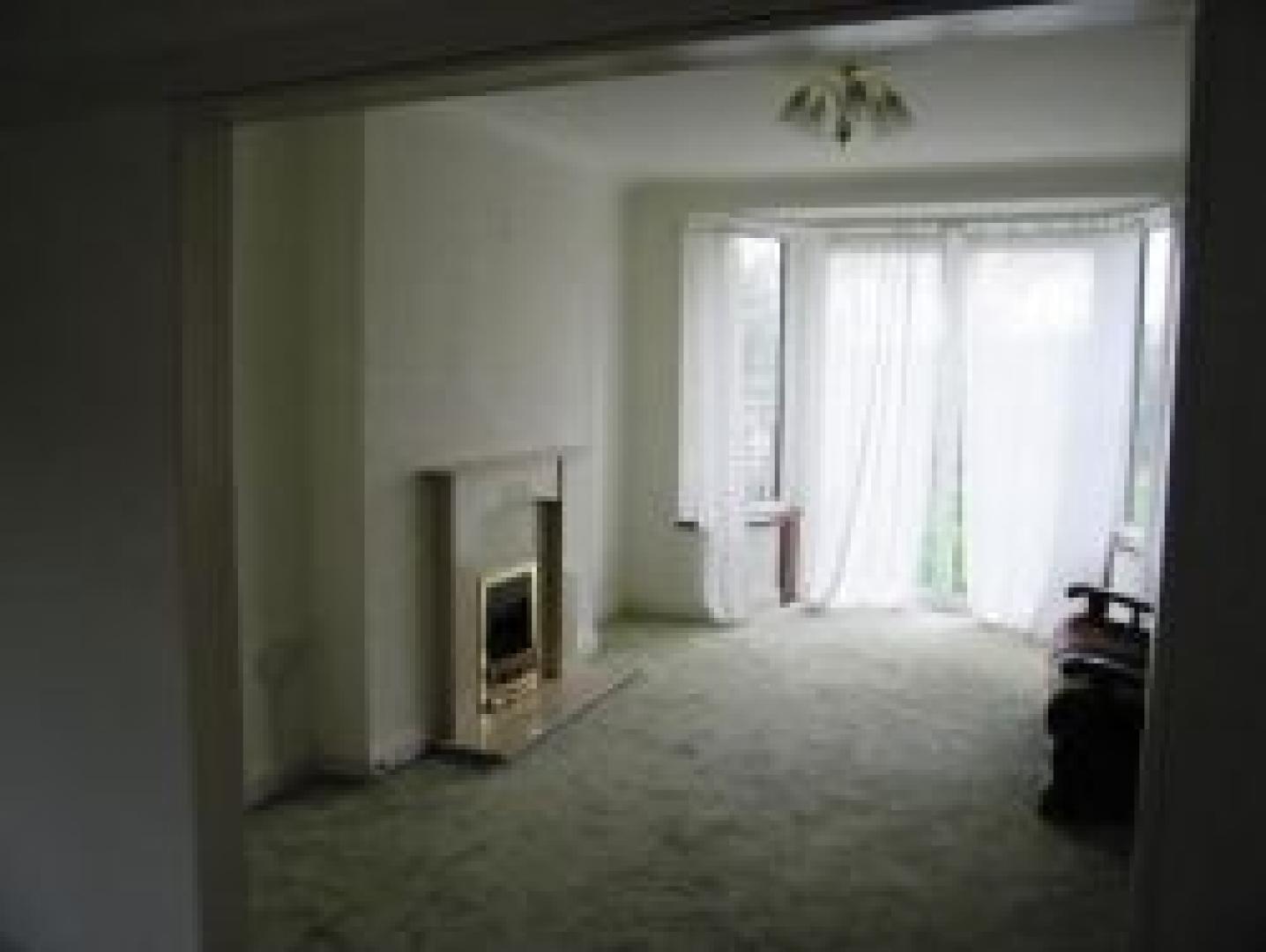 			3 Bedroom, 1 bath, 1 reception Flat			 Cotswold Gardens, GOLDERS GREEN/CRICKLEWOOD NW2