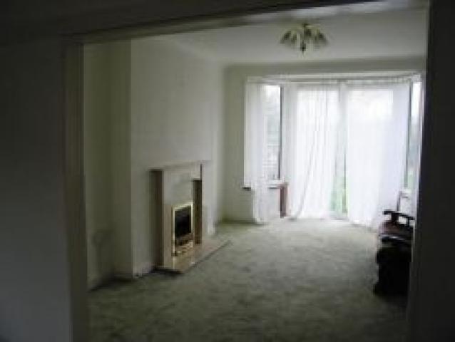 			3 Bedroom, 1 bath, 1 reception Flat			 Cotswold Gardens, GOLDERS GREEN/CRICKLEWOOD NW2