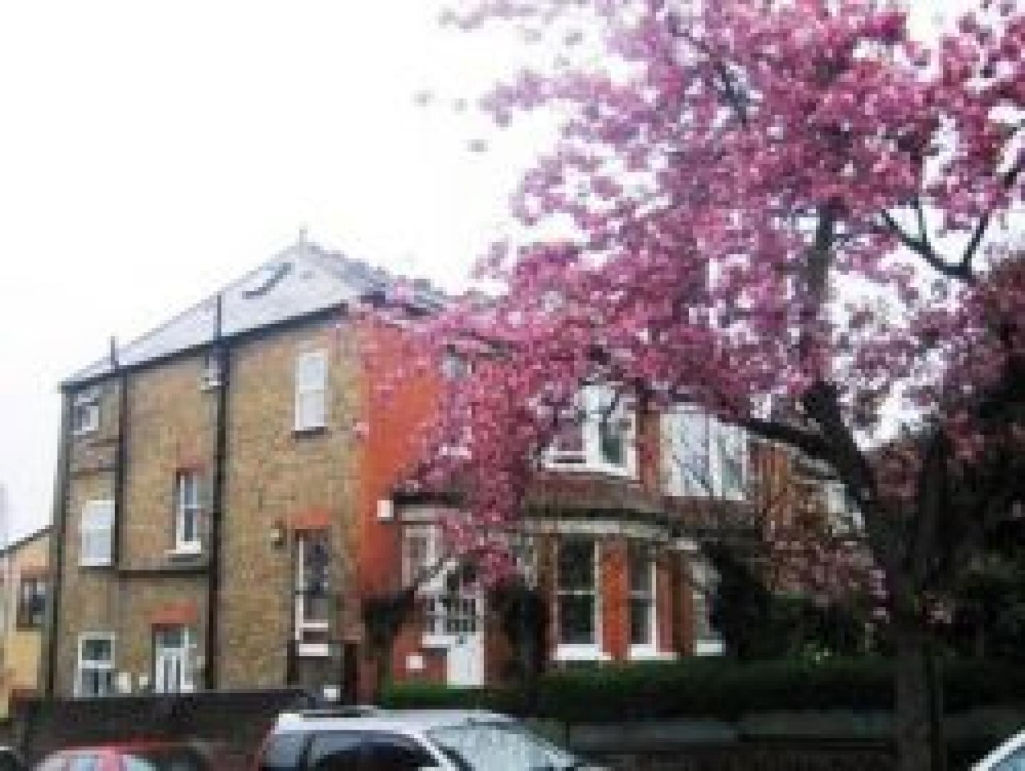 			2 Bedroom, 1 bath, 1 reception Flat			 Finchley Lane, HENDON NW4