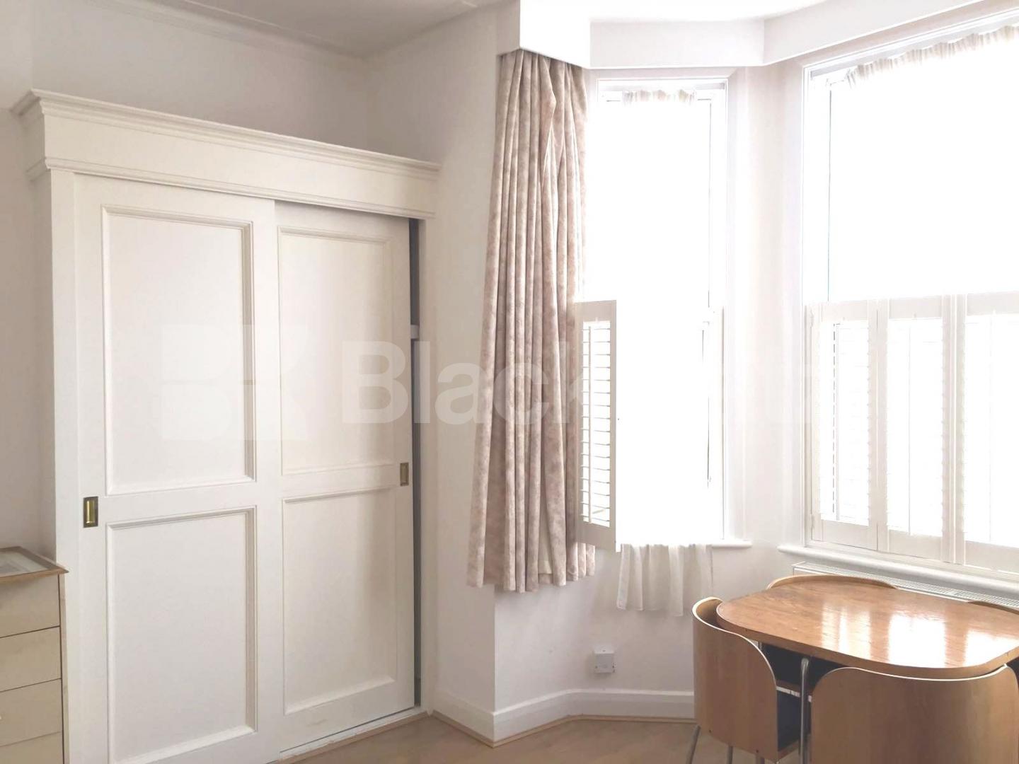 			UNDER OFFER , Studio Apartment, 1 bath, 1 reception Apartment			 Lime Grove, SHEPHERDS BUSH