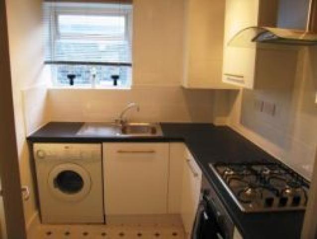 			2 Bedroom, 1 bath, 1 reception Flat			 Bathurst Gardens, KENSAL GREEN NW10