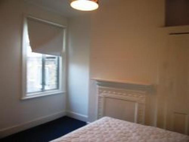 			2 Bedroom, 1 bath, 1 reception Flat			 Bathurst Gardens, KENSAL GREEN NW10