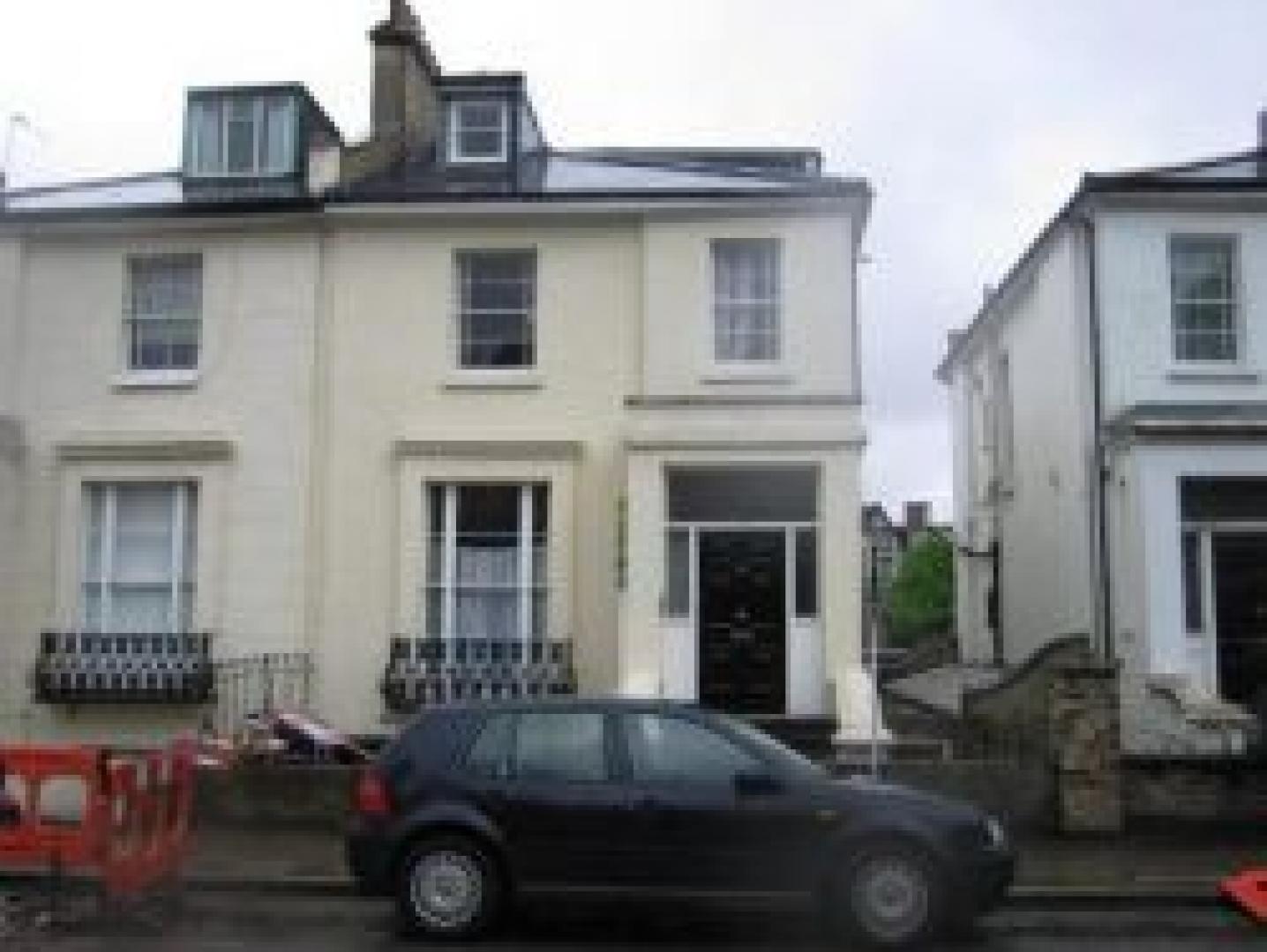 			2 Bedroom, 1 bath, 1 reception Flat			 Belsize Road, SOUTH HAMPSTEAD NW6