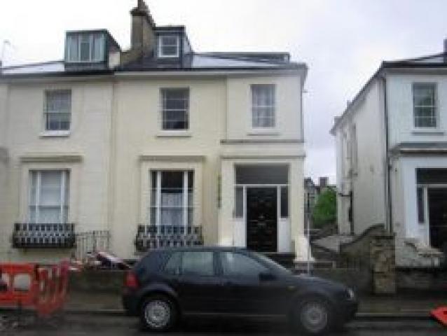 			2 Bedroom, 1 bath, 1 reception Flat			 Belsize Road, SOUTH HAMPSTEAD NW6