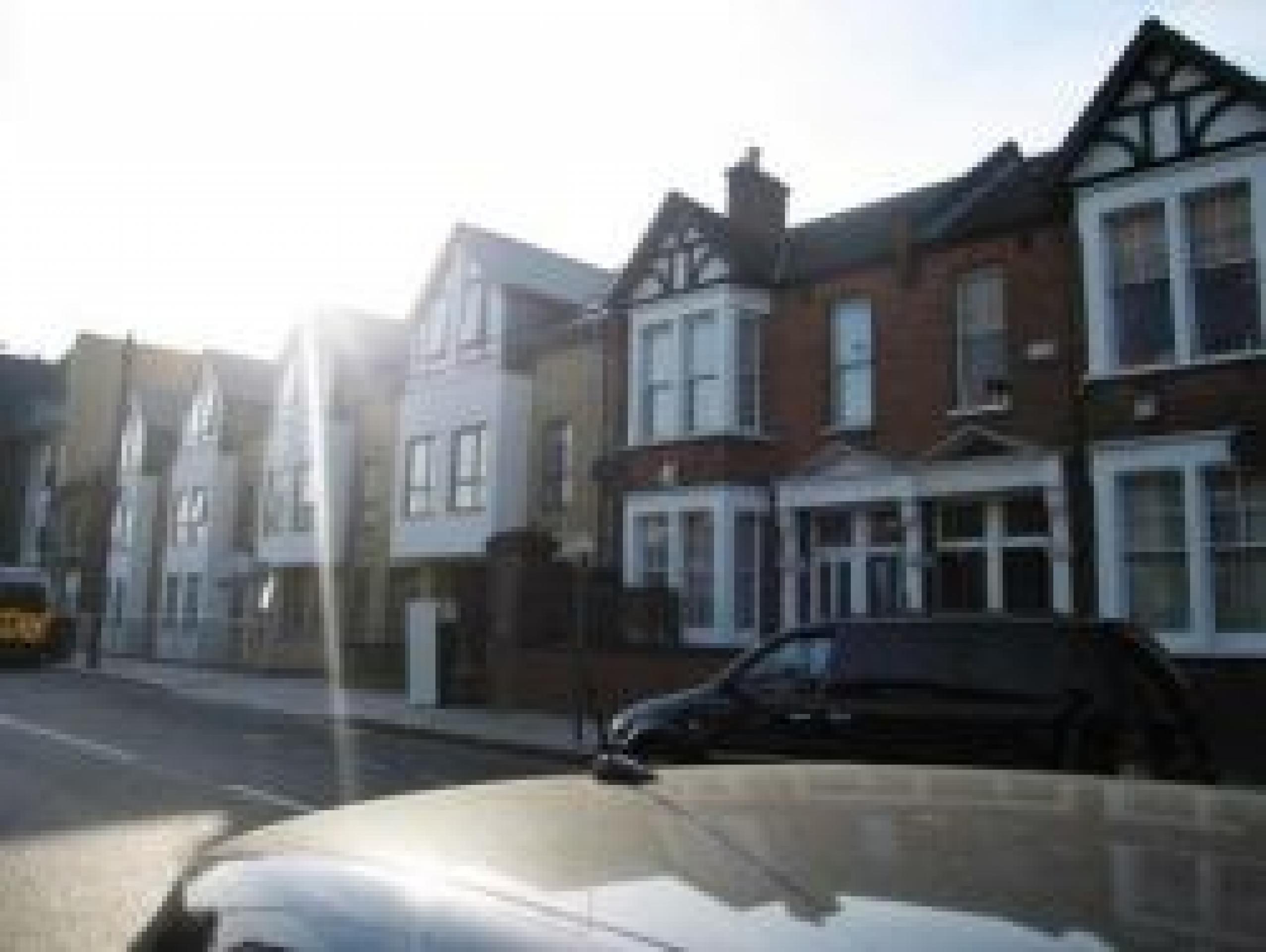 			Studio Apartment, 1 bath, 1 reception Flat			 Kilburn Lane, QUEENS PARK W10 W10