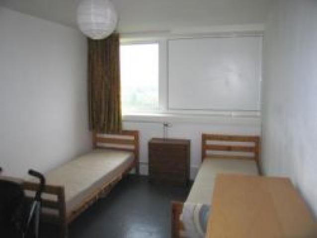 			2 Bedroom, 1 bath, 1 reception Flat			 Abbey Road, SOUTH HAMPSTEAD NW6