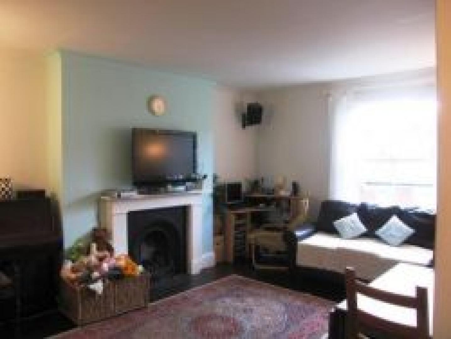 			1 Bedroom, 1 bath, 1 reception Flat			 Pilgrims Lane, HAMPSTEAD NW3