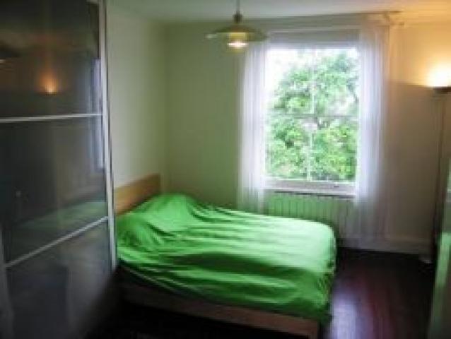			1 Bedroom, 1 bath, 1 reception Flat			 Pilgrims Lane, HAMPSTEAD NW3