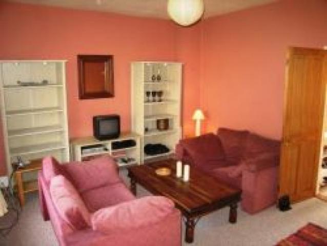 			2 Bedroom, 1 bath, 1 reception Flat			 Midland Terrace, CRICKLEWOOD