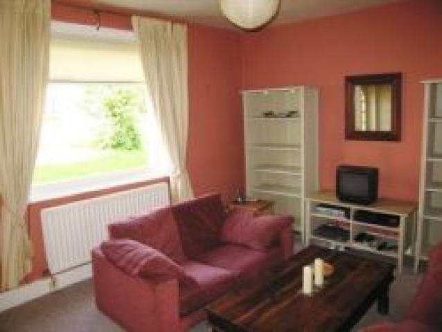 			2 Bedroom, 1 bath, 1 reception Flat			 Midland Terrace, CRICKLEWOOD