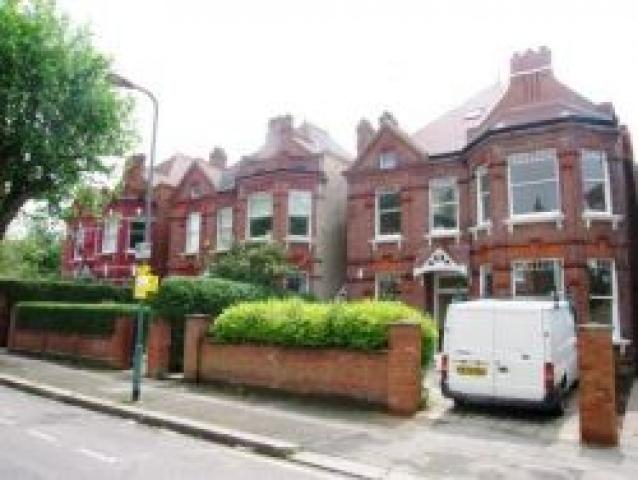 			1 Bedroom, 1 bath, 1 reception Flat			 Teignmouth Road, BRONDESBURY