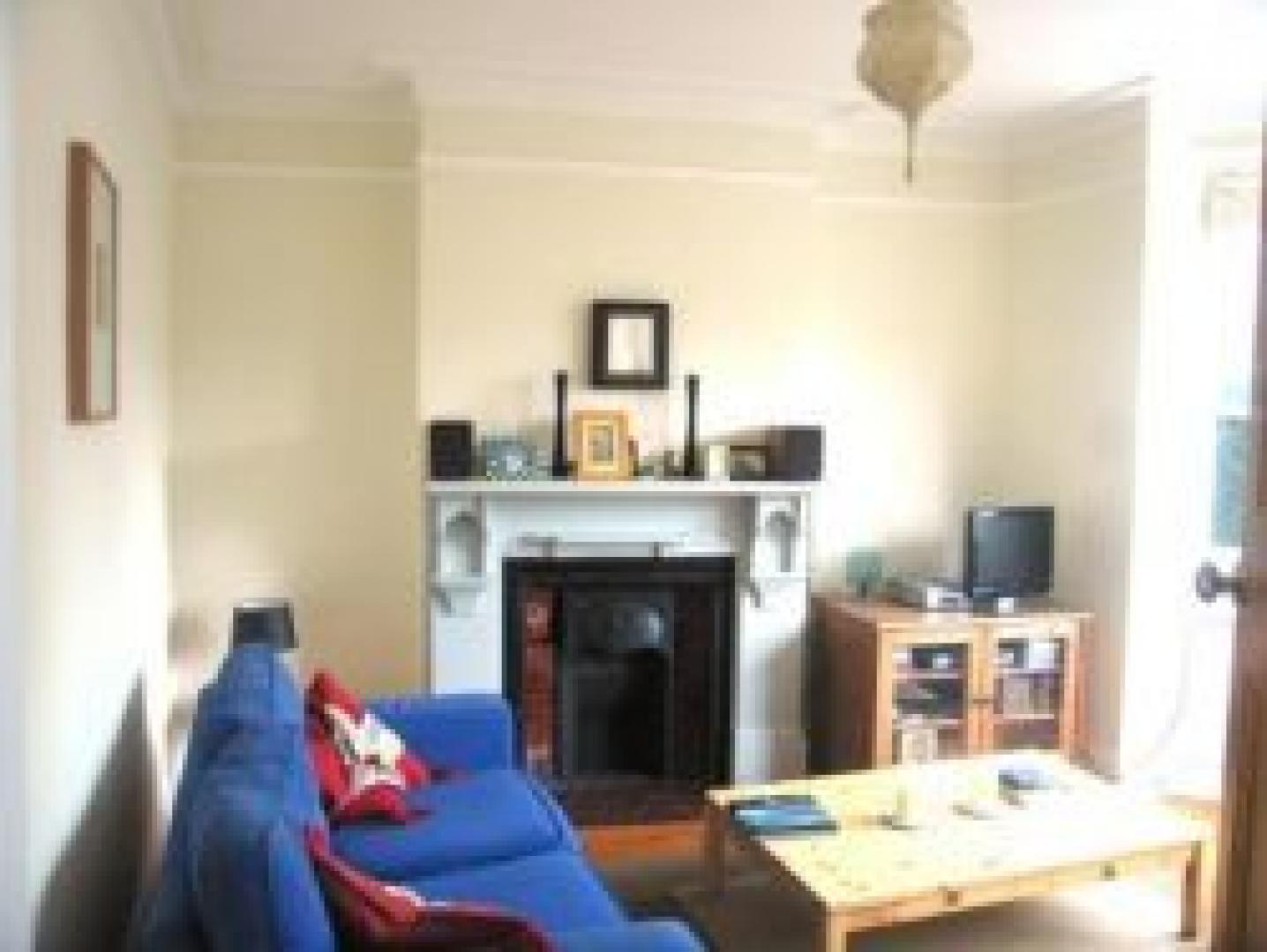 			2 Bedroom, 1 bath, 1 reception Flat			 Odessa Road, KENSAL GREEN NW10