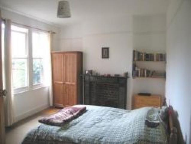 			2 Bedroom, 1 bath, 1 reception Flat			 Odessa Road, KENSAL GREEN NW10