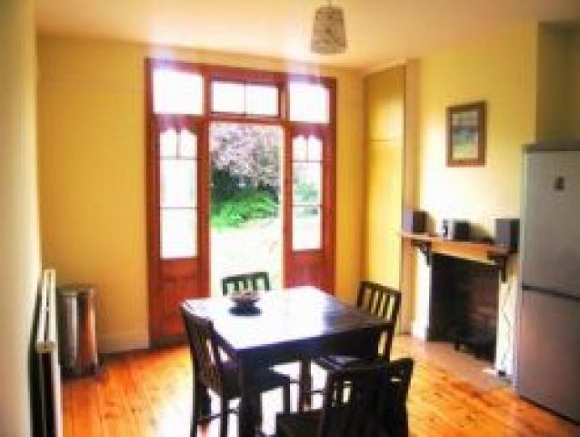 			2 Bedroom, 1 bath, 1 reception Flat			 Odessa Road, KENSAL GREEN NW10